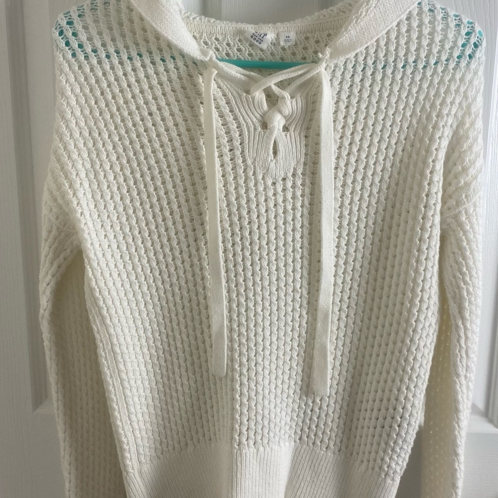 White Knitted Gap Sweater